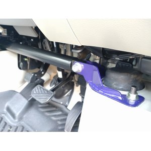 画像: ストラットタワーバー　エブリイ／エブリイワゴン(DA17V/W)　AT/AGS車用